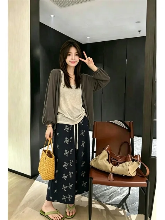 Korean Style Lazy Summer Three-Piece Set Women's Wide Leg Pants Printed Vest Sunscreen Fashionable Overhead Top Women
Korean Style Lazy Summer Three-Piece Set Women's Wide Leg Pants Printed Vest Sunscreen Fashionable Overhead Top Women