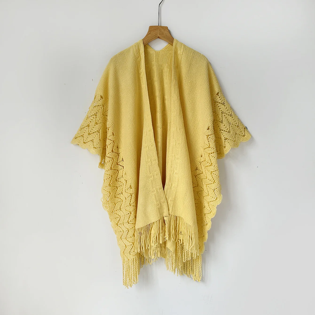New minimalist Cloak imitation cashmere knitted solid color hollow out women's multifunctional cape tassel office Poncho P1
New minimalist Cloak imitation cashmere knitted solid color hollow out women's multifunctional cape tassel office Poncho P1