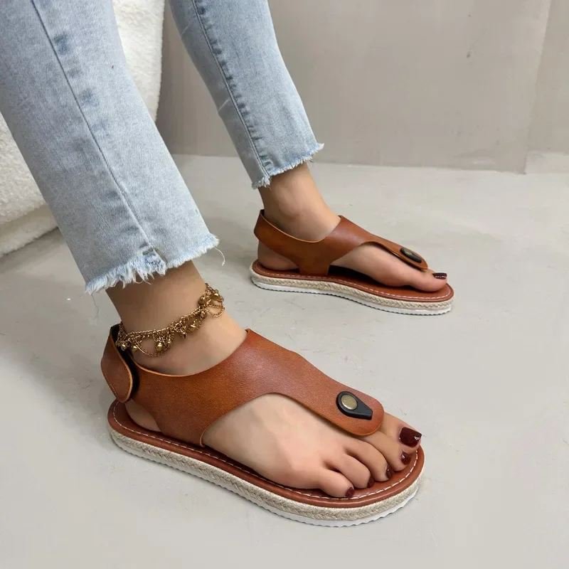 2025 New Buckle Strap Women's Sandals Fashion Pinch Toe Beach Sandals Women Summer Plus Size Solid Comfortable Flat Sandals
2025 New Buckle Strap Women's Sandals Fashion Pinch Toe Beach Sandals Women Summer Plus Size Solid Comfortable Flat Sandals