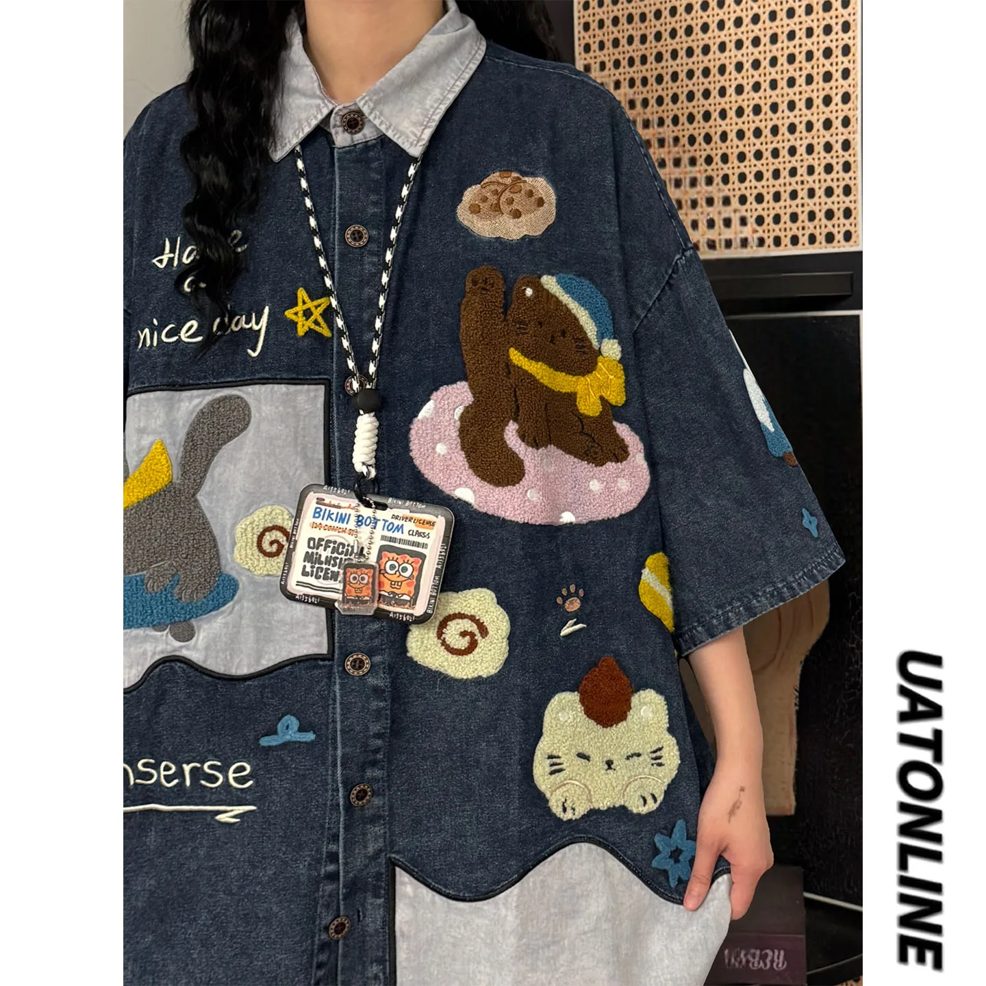 UATONLINE2026 Summer American Retro Cartoon Towel Embroidery Color Block Denim Short Sleeve Shirt Women Fun Fluffy Shoulder L...
UATONLINE2026 Summer American Retro Cartoon Towel Embroidery Color Block Denim Short Sleeve Shirt Women Fun Fluffy Shoulder L...