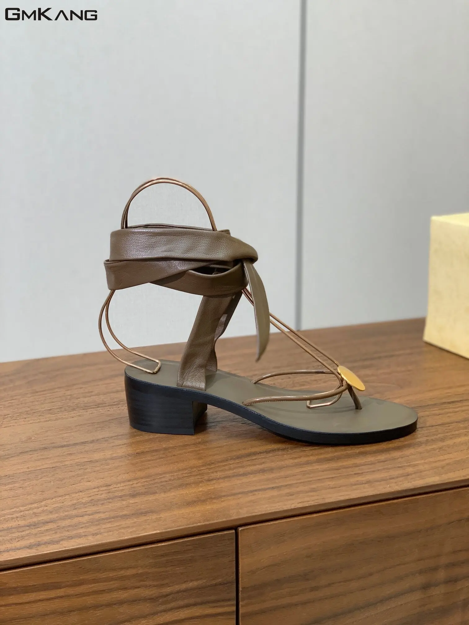 Elegant Women's Ankle Strap Block Heel Sandals, Metal Detail Flip Flop Heeled Shoes
Elegant Women's Ankle Strap Block Heel Sandals, Metal Detail Flip Flop Heeled Shoes
