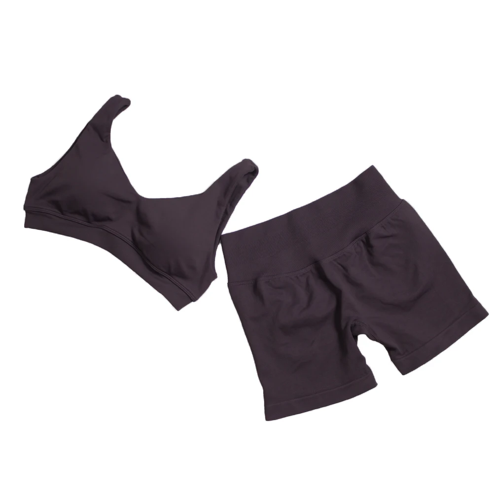 Women's 2-piece yoga suit, seamless fitness sportswear, V-neck sports bra with impact shorts, fitness suit, gym set
Women's 2-piece yoga suit, seamless fitness sportswear, V-neck sports bra with impact shorts, fitness suit, gym set