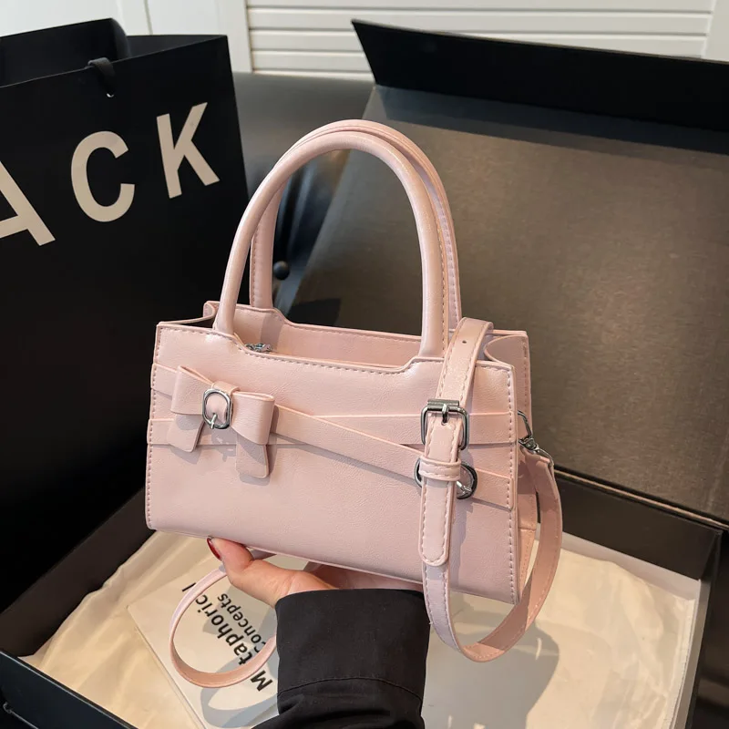 Sweet Cool Style Solid Color Simple Messenger Bag 2025 New Women's Bow Decorative Underarm Bags Ladies Elegant Versatile Handbag
Sweet Cool Style Solid Color Simple Messenger Bag 2025 New Women's Bow Decorative Underarm Bags Ladies Elegant Versatile Handbag