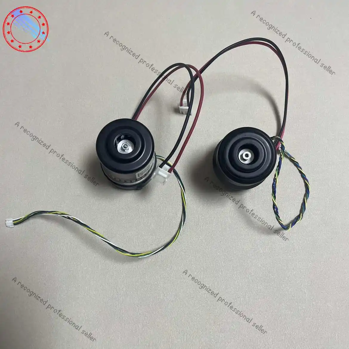 KL45-60-A01 KW45-612-A01 21,6 В 120 Вт двигатель вентилятора пылесоса в сборе для Roborock A10 A10plus запчасти для пылесоса
KL45-60-A01 KW45-612-A01 21,6 В 120 Вт двигатель вентилятора пылесоса в сборе для Roborock A10 A10plus запчасти для пылесоса