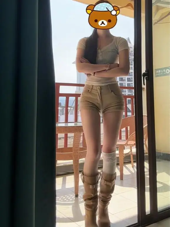 High Waist Denim Shorts Women's Summer Y2K Retro Elastic Slim Fit Kaki Color Hot Pants Breathable Comfortable Daily Wear
High Waist Denim Shorts Women's Summer Y2K Retro Elastic Slim Fit Kaki Color Hot Pants Breathable Comfortable Daily Wear