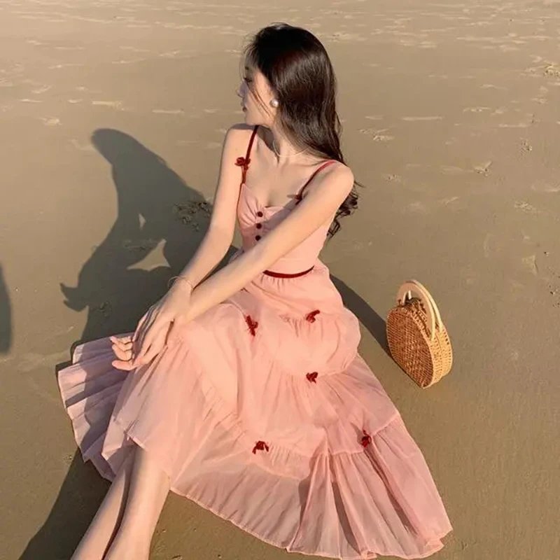 Beach skirt 2022 new dress pure wind super fairy skirt design butterfly suspender dress
Beach skirt 2022 new dress pure wind super fairy skirt design butterfly suspender dress