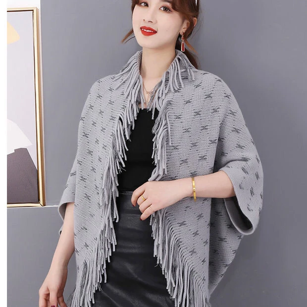 Spring Autumn Knitted Women's Shawl Summer Air Conditioning Room Shoulder Neck Cardigan Coat Lady Tassel Coat Gray
Spring Autumn Knitted Women's Shawl Summer Air Conditioning Room Shoulder Neck Cardigan Coat Lady Tassel Coat Gray