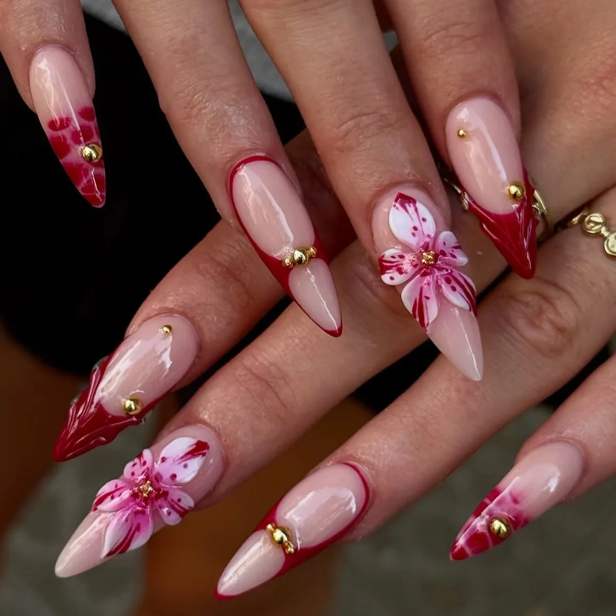 24pcs Wearable Stiletto False Nails Press on Flower Red Long Almond Fake Nails Sets Ripple Design French Manicure Tips Finished
24pcs Wearable Stiletto False Nails Press on Flower Red Long Almond Fake Nails Sets Ripple Design French Manicure Tips Finished