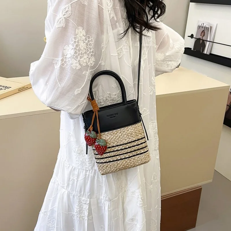 Women's Tote Bag Made Of Premium Leather Boasting Casual Paris Commuter Vintage Lightweight Daily Look
Women's Tote Bag Made Of Premium Leather Boasting Casual Paris Commuter Vintage Lightweight Daily Look