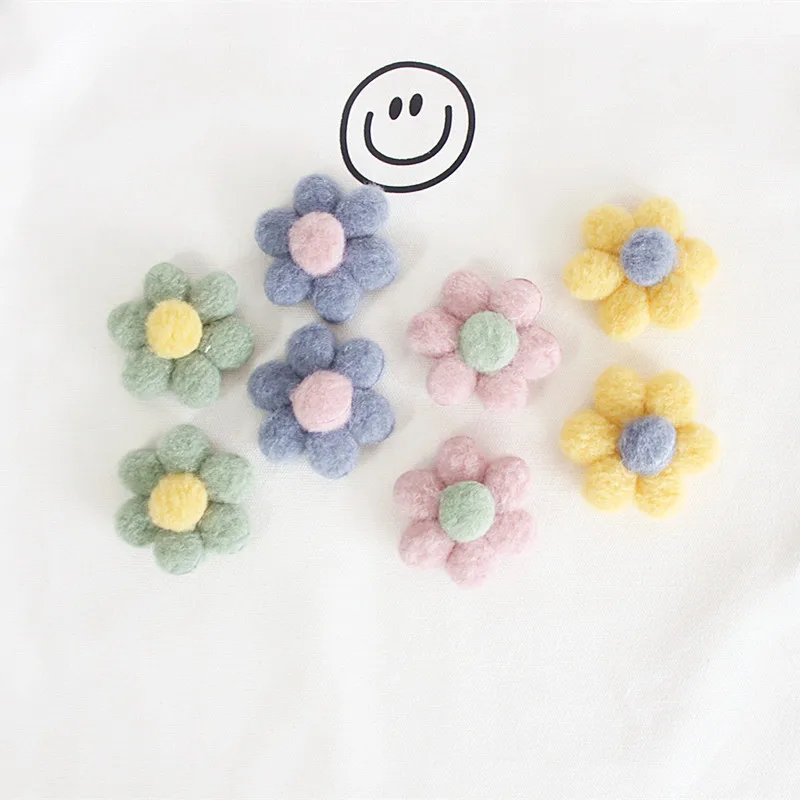 15PCS 5.5cm plush flower brooch material imitation cashmere flower pin clothes decorative flowers bag headdress accessories
15PCS 5.5cm plush flower brooch material imitation cashmere flower pin clothes decorative flowers bag headdress accessories