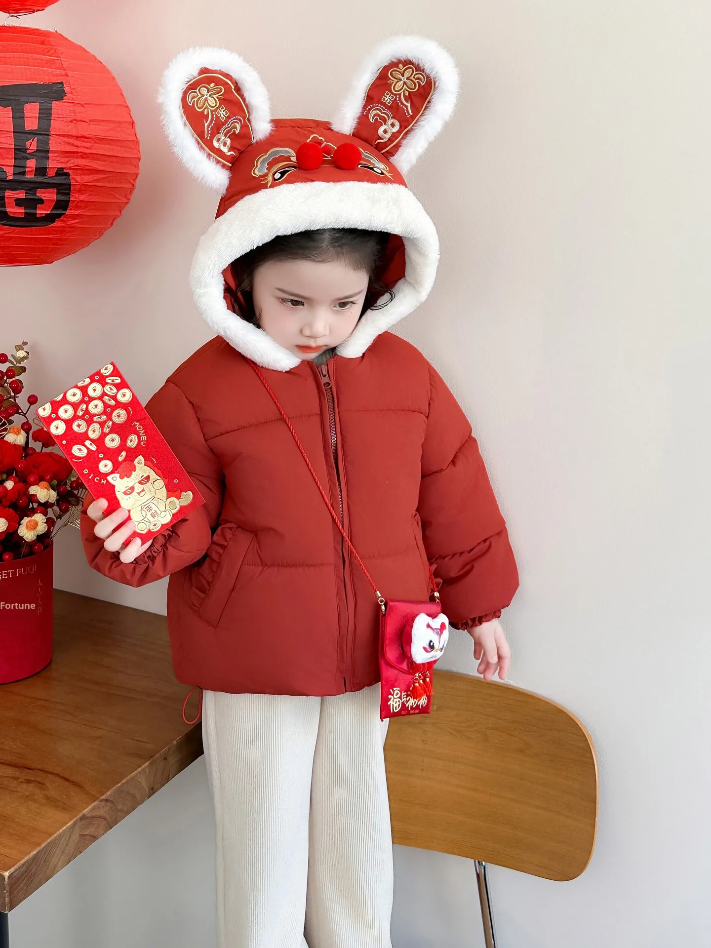 New Year's Celebration Outfit Children's Winter Cotton Jacket Girls' Festive Red Year-End Clothing Coat Sweet Loose Fit Cotton
New Year's Celebration Outfit Children's Winter Cotton Jacket Girls' Festive Red Year-End Clothing Coat Sweet Loose Fit Cotton