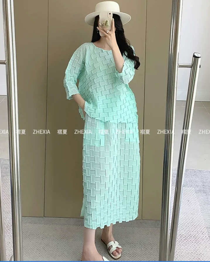 HOT SELLING New pleated set high-end solid color three-quarter sleeve top high-waisted skirt IN STOCK
HOT SELLING New pleated set high-end solid color three-quarter sleeve top high-waisted skirt IN STOCK