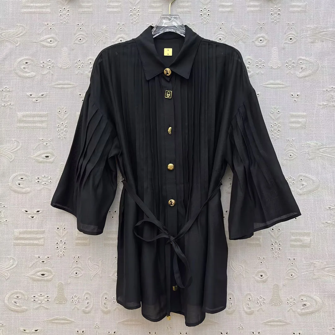 Элегантная женская блузка во французском стиле с плиссировкой, свободного кроя, с отложным воротником, золотыми пуговицами, расклешенными рукавами три четверти и поясом
Элегантная женская блузка во французском стиле с плиссировкой, свободного кроя, с отложным воротником, золотыми пуговицами, расклешенными рукавами три четверти и поясом