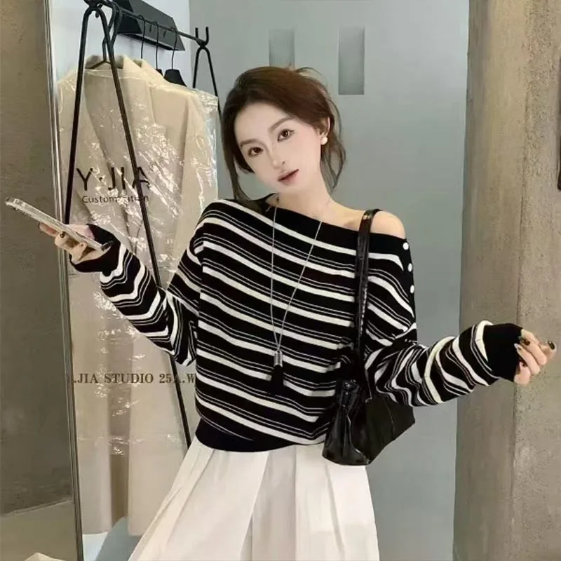 Women's Clothing Chic Striped Knit Slash Neck Pullovers Autumn Winter New Elegant All-match Long Sleeve Sweaters Office Lady Top
Women's Clothing Chic Striped Knit Slash Neck Pullovers Autumn Winter New Elegant All-match Long Sleeve Sweaters Office Lady Top