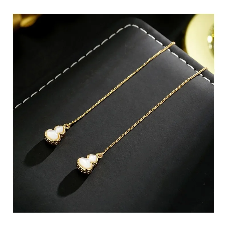 Internet Explosion Niche Design High Version Double-sided Natural Fritillary Enamel Gourd Pendant Earline Earrings
Internet Explosion Niche Design High Version Double-sided Natural Fritillary Enamel Gourd Pendant Earline Earrings