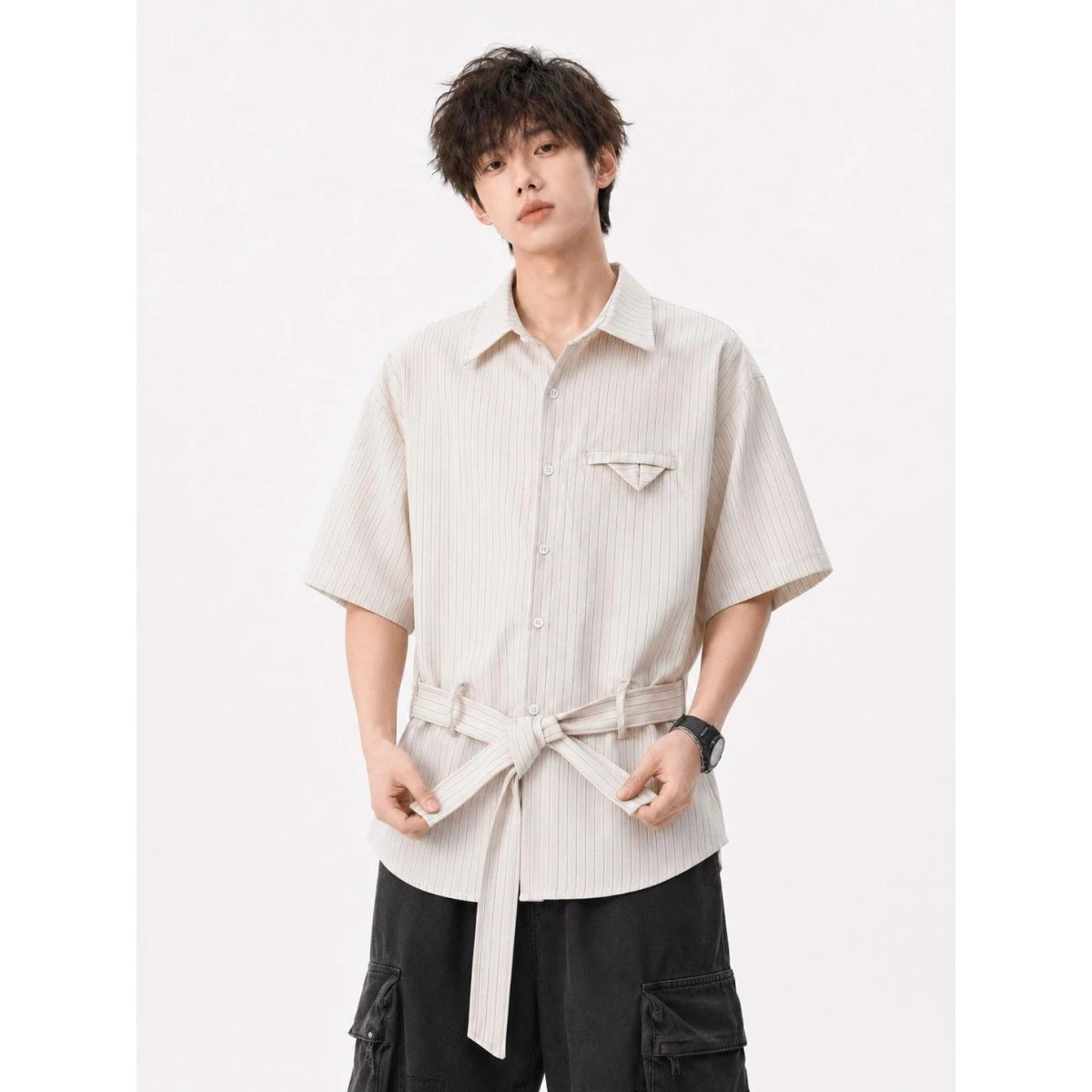 2026 New Summer Korean Style Men's Shirt Short Sleeve Waist-Cinching Design Tie-Belted CleanFit Polyester Standard Fit Shirt
2026 New Summer Korean Style Men's Shirt Short Sleeve Waist-Cinching Design Tie-Belted CleanFit Polyester Standard Fit Shirt