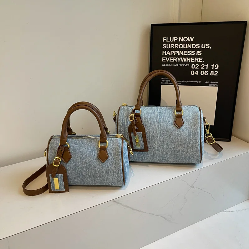 Women's New Fashion Denim Retro Boston Pillow Bags Casual Versatile Commuting Designer Luxury Handbags and Shoulder Crossbody Ba
Women's New Fashion Denim Retro Boston Pillow Bags Casual Versatile Commuting Designer Luxury Handbags and Shoulder Crossbody Ba
