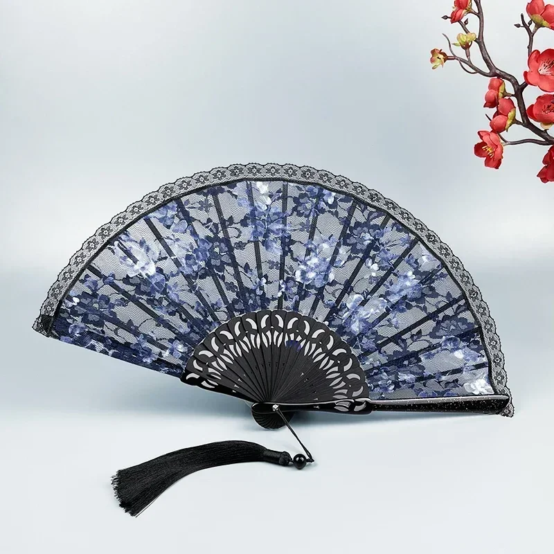 Кружевной веер Складной вентилятор в китайском стиле, Классический Портативный складной веер Hanfu cheongsam для подиума, шоу, Лолиты, Ретро стиль, танцевальный веер
Кружевной веер Складной вентилятор в китайском стиле, Классический Портативный складной веер Hanfu cheongsam для подиума, шоу, Лолиты, Ретро стиль, танцевальный веер