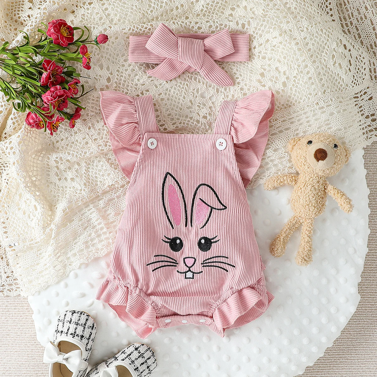 Infant Romper Summer Outfit for Girls: Two-Piece Set with Ruffled Collar Top and High-Waisted Shorts
Infant Romper Summer Outfit for Girls: Two-Piece Set with Ruffled Collar Top and High-Waisted Shorts