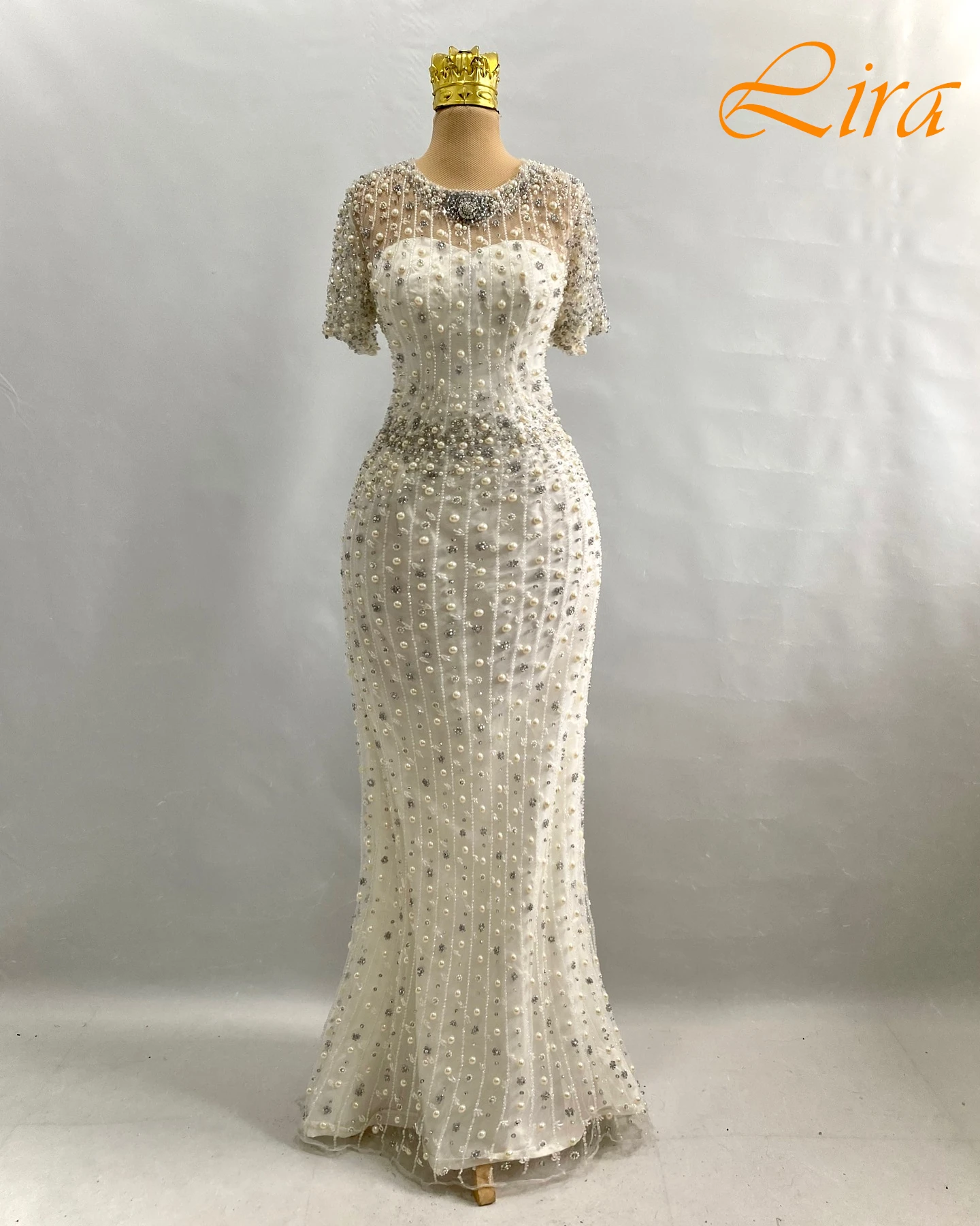 Элегантное вечернее платье русалки с круглым вырезом и короткими рукавами по индивидуальному заказу, высокое качество, нежное вечернее платье на заказ
Элегантное вечернее платье русалки с круглым вырезом и короткими рукавами по индивидуальному заказу, высокое качество, нежное вечернее платье на заказ