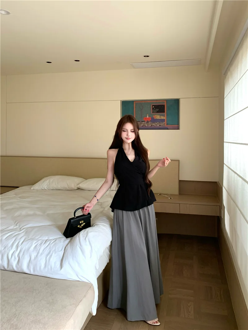 Black Neck Hanging Sleeveless Vest Women's Loose Summer Half Skirt Long Skirt Two-Piece Set Fashionable Casual Outfit
Black Neck Hanging Sleeveless Vest Women's Loose Summer Half Skirt Long Skirt Two-Piece Set Fashionable Casual Outfit