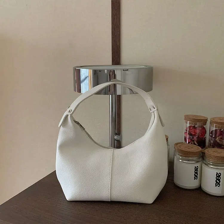 Soft PU Leather Shoulder Bag for Women Wedding Totes All-match Commuter Underarm Bag Bolso Mujer Fashion Large Capacity Handbag
Soft PU Leather Shoulder Bag for Women Wedding Totes All-match Commuter Underarm Bag Bolso Mujer Fashion Large Capacity Handbag