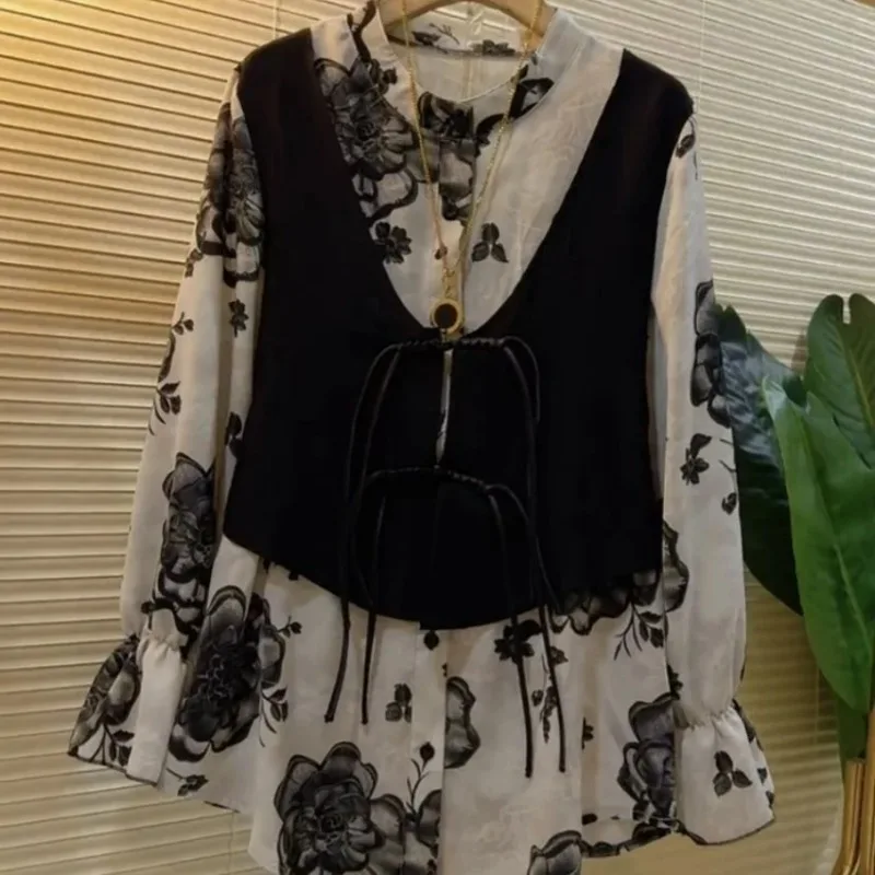 Chinese Style Fake 2 Pieces Shirts Women Fashion Long Sleeve Floral Print Womens Tops Spring Loose Patchwork Blouses
Chinese Style Fake 2 Pieces Shirts Women Fashion Long Sleeve Floral Print Womens Tops Spring Loose Patchwork Blouses