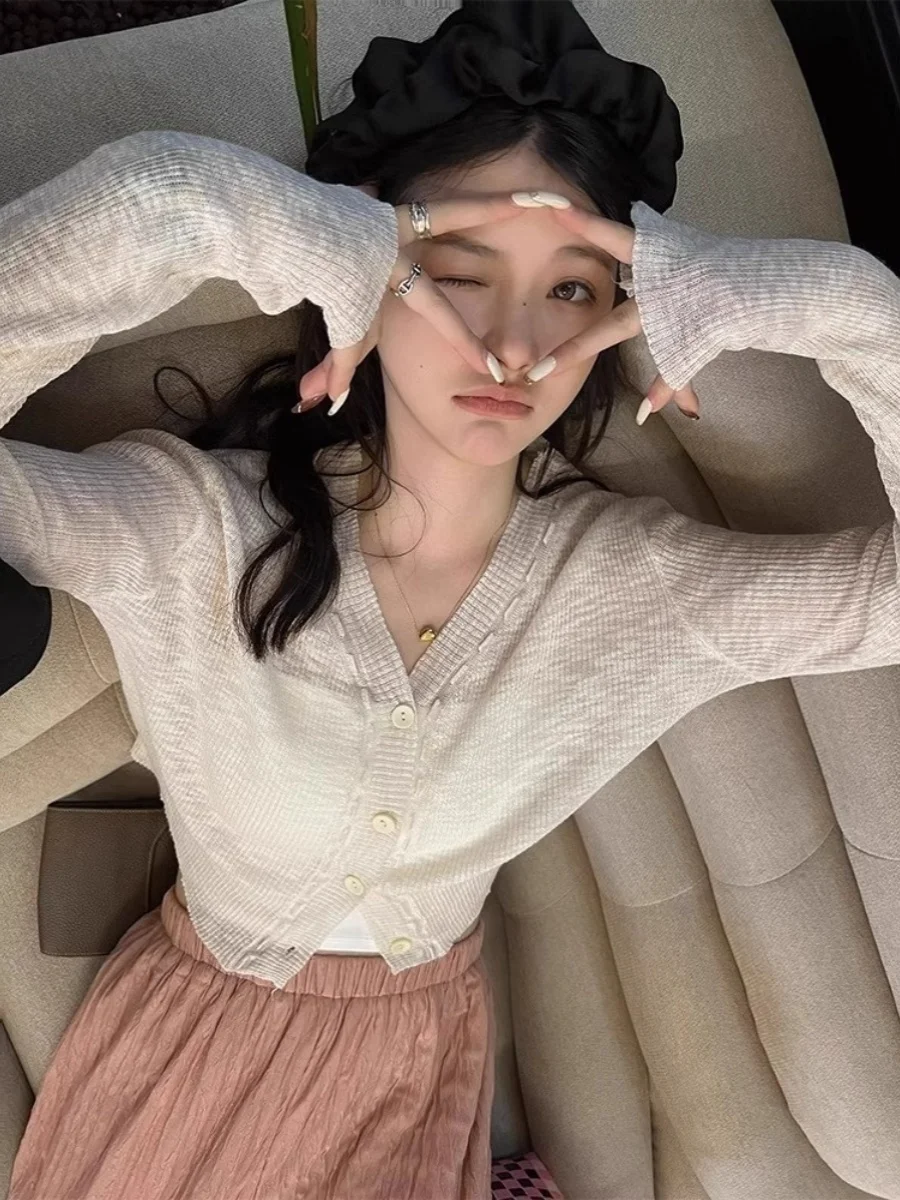Thin Ice Silk Knitted Open Cardigan Women's Summer Top with Strap Dress Outer Shawl Air Conditioner Shirt V-neck Long Sleeve
Thin Ice Silk Knitted Open Cardigan Women's Summer Top with Strap Dress Outer Shawl Air Conditioner Shirt V-neck Long Sleeve