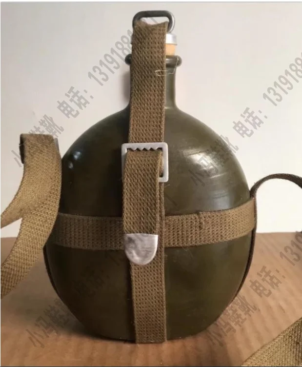 Chinese Type 55 military water kettle. Old goods collection. Mountaineering, hiking, outdoor, individual water bottle
Chinese Type 55 military water kettle. Old goods collection. Mountaineering, hiking, outdoor, individual water bottle