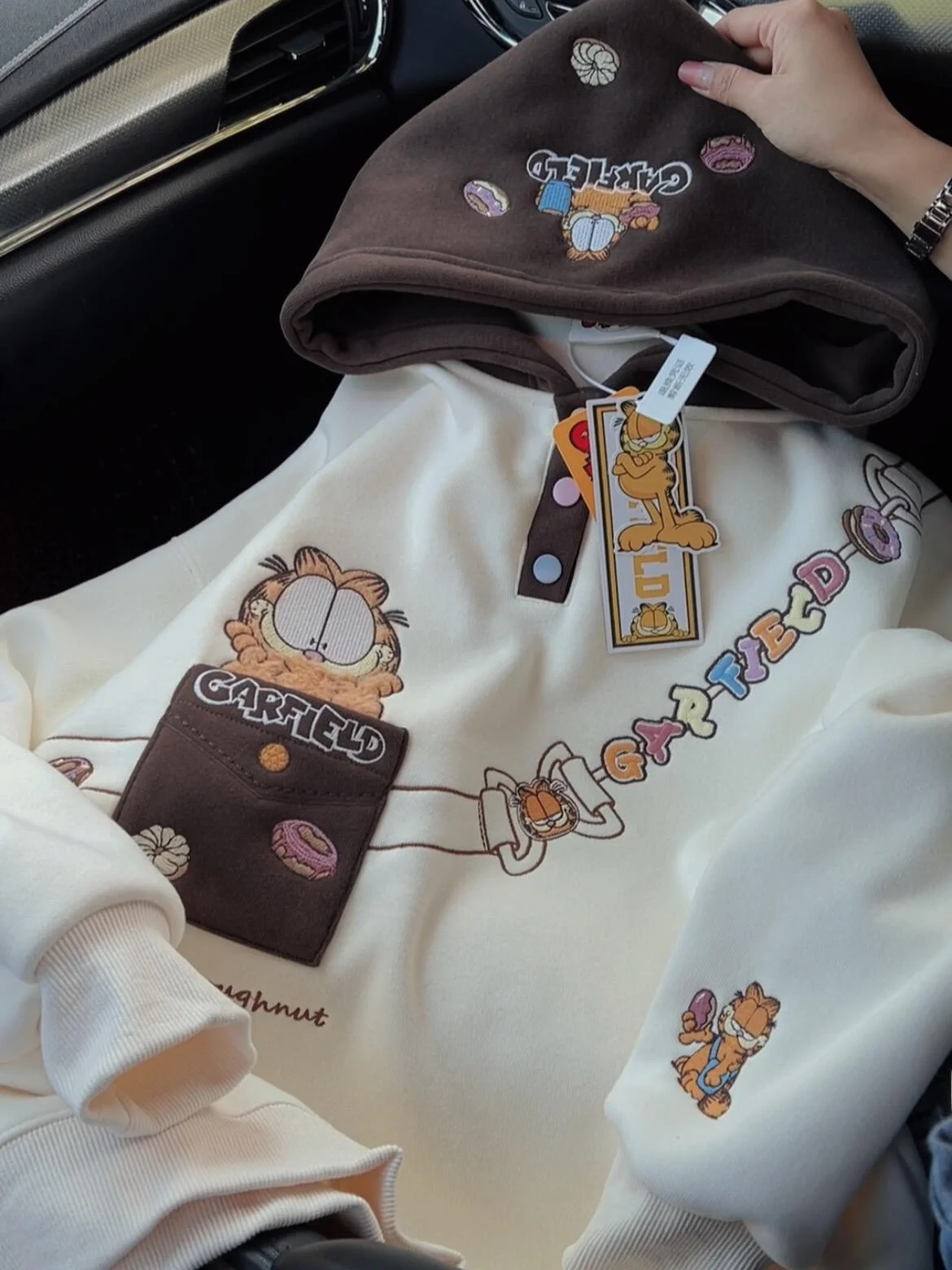 Модная молодежная толстовка Kawaii с вышивкой, утепленная флисом, осенне-зимняя повседневная верхняя одежда с узором
Модная молодежная толстовка Kawaii с вышивкой, утепленная флисом, осенне-зимняя повседневная верхняя одежда с узором