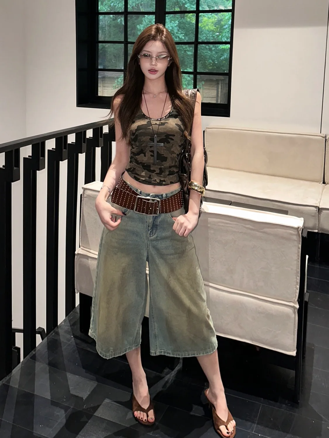 Summer New Style American Hot Girl Two-Piece Set Camouflage Crop Top Denim Seven-Quarter Pants Chic Short Sleeve round Neck
Summer New Style American Hot Girl Two-Piece Set Camouflage Crop Top Denim Seven-Quarter Pants Chic Short Sleeve round Neck