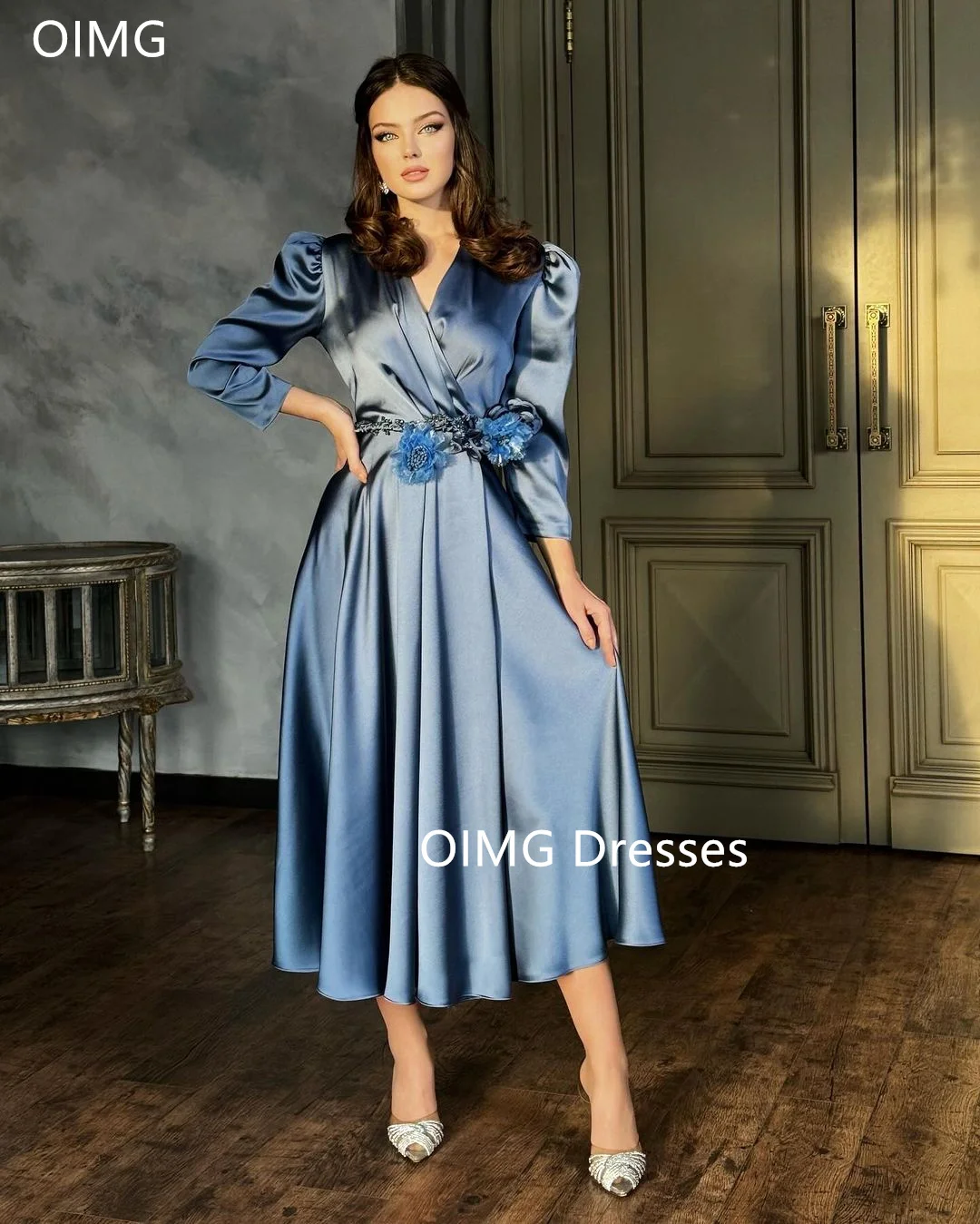 OIMG A-Line Half Sleeves Flowers Fashion Saudi V- Neck Vintage Prom Dresses Tea Length Satin Evening Gowns Formal Party Dress
OIMG A-Line Half Sleeves Flowers Fashion Saudi V- Neck Vintage Prom Dresses Tea Length Satin Evening Gowns Formal Party Dress