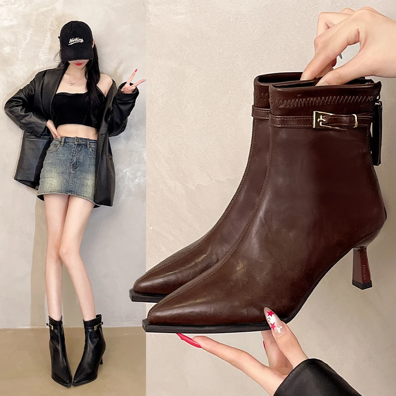Новинка 2025, зимние ботильоны, женские туфли на высоком каблуке с острым носком, роскошные брендовые модельные кожаные туфли, ботинки челси Женские Ботинки
Новинка 2025, зимние ботильоны, женские туфли на высоком каблуке с острым носком, роскошные брендовые модельные кожаные туфли, ботинки челси Женские Ботинки