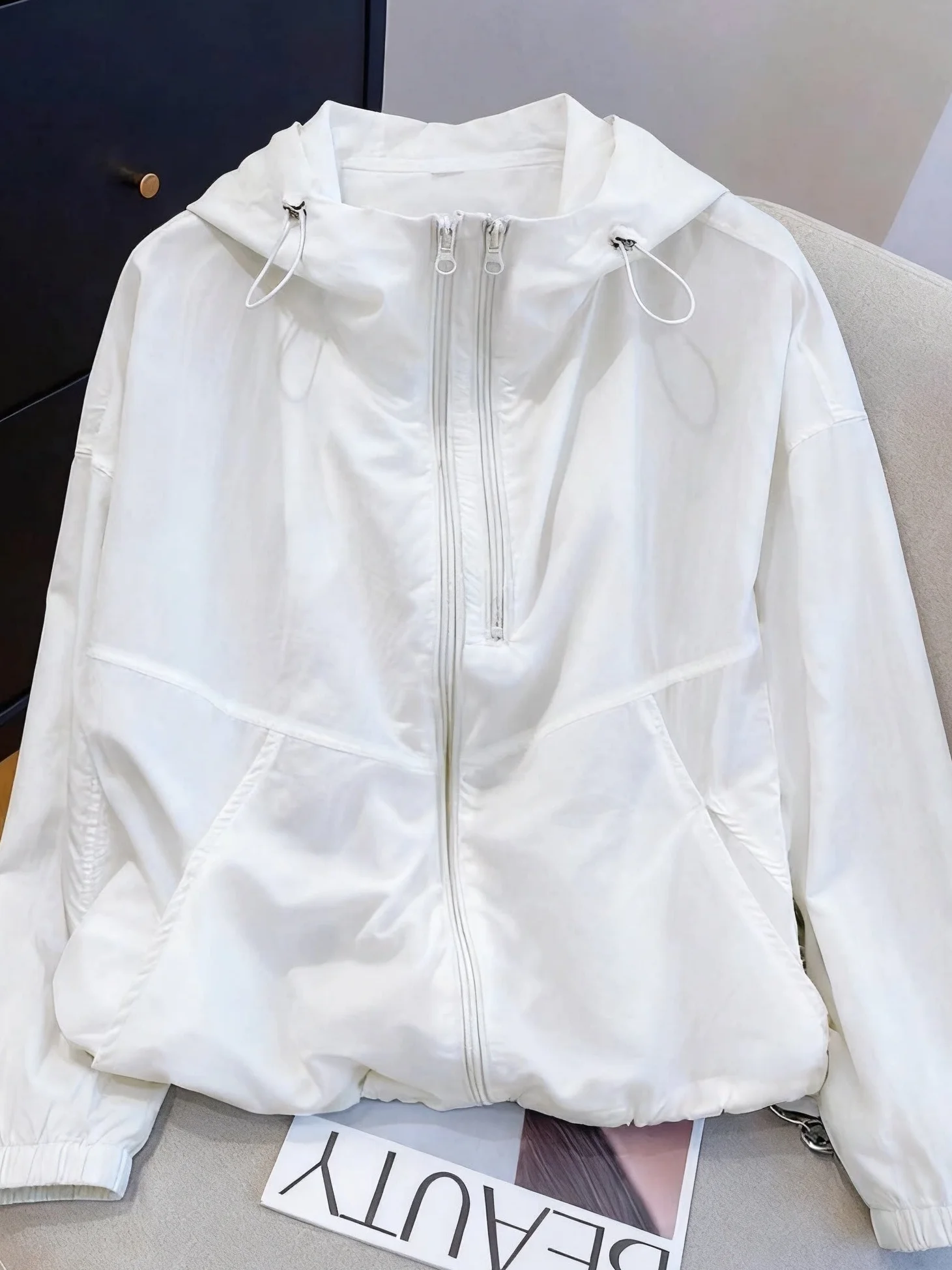 Mint Green Double Zipper Hooded Women's Lightweight Breathable Casual Short Outerwear Spring Summer Fashion Outerwear
Mint Green Double Zipper Hooded Women's Lightweight Breathable Casual Short Outerwear Spring Summer Fashion Outerwear