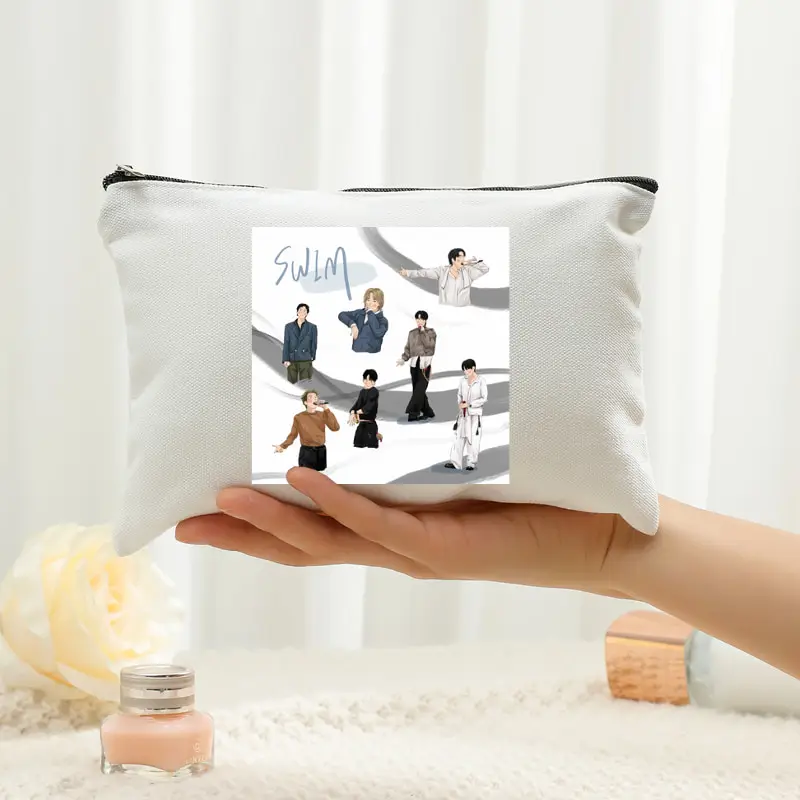 Makeup Bag Arirang 2.0 World Tour 2026 Canvas with Zipper Spacious Storage Pouch Travel Ideal Holiday Bags Women Kpop Fan Gift
Makeup Bag Arirang 2.0 World Tour 2026 Canvas with Zipper Spacious Storage Pouch Travel Ideal Holiday Bags Women Kpop Fan Gift