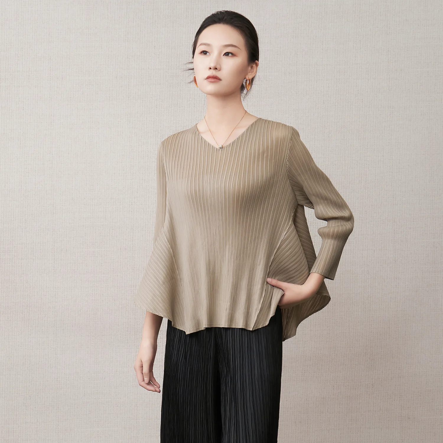Long Sleeve Women's T-Shirt Design Sensation Niche Asymmetrical Loose Solid Color Simple Versatile Slimming Top
Long Sleeve Women's T-Shirt Design Sensation Niche Asymmetrical Loose Solid Color Simple Versatile Slimming Top
