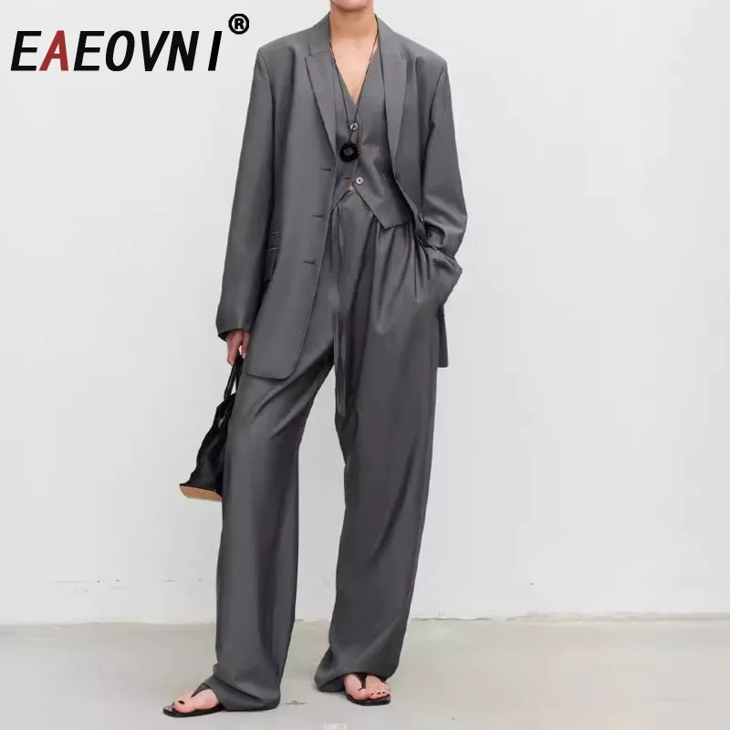 EAEOVNI Office Lady Fashion Women 3 Piece Set Pockets Blazer Sleeveless Button Vest + Long Pants Versatile 2025 New Sets 1A1646
EAEOVNI Office Lady Fashion Women 3 Piece Set Pockets Blazer Sleeveless Button Vest + Long Pants Versatile 2025 New Sets 1A1646