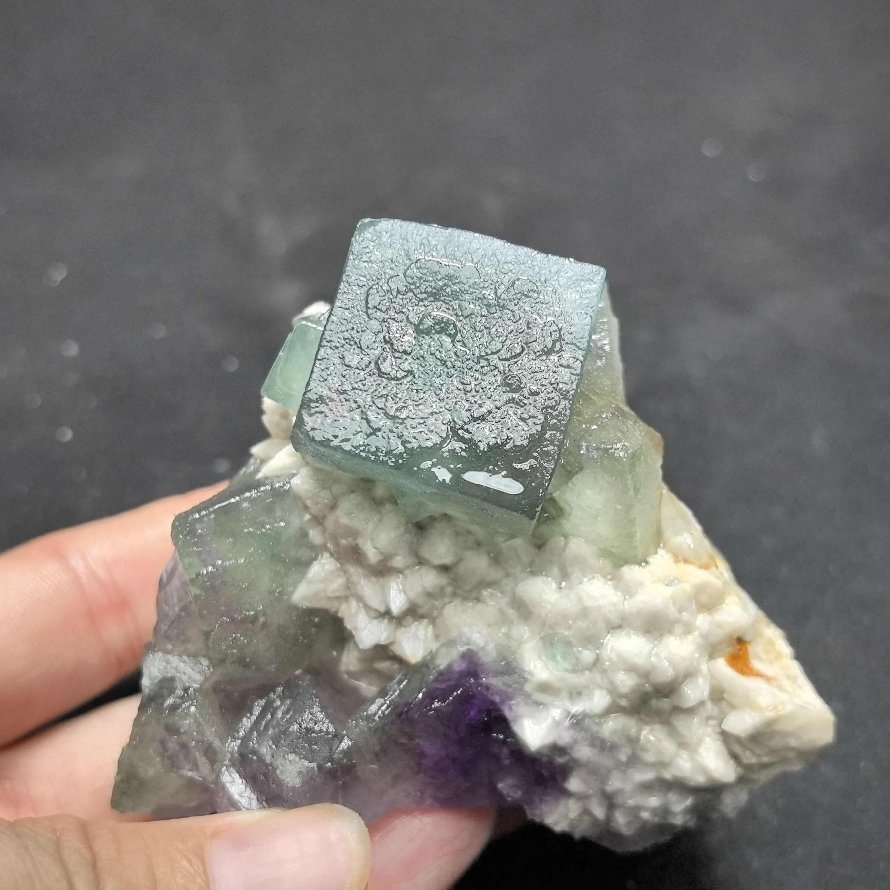 248.9gNatural square green fluorite, quartz mineral specimens, healing energy, home decoration collection and embellishment
248.9gNatural square green fluorite, quartz mineral specimens, healing energy, home decoration collection and embellishment