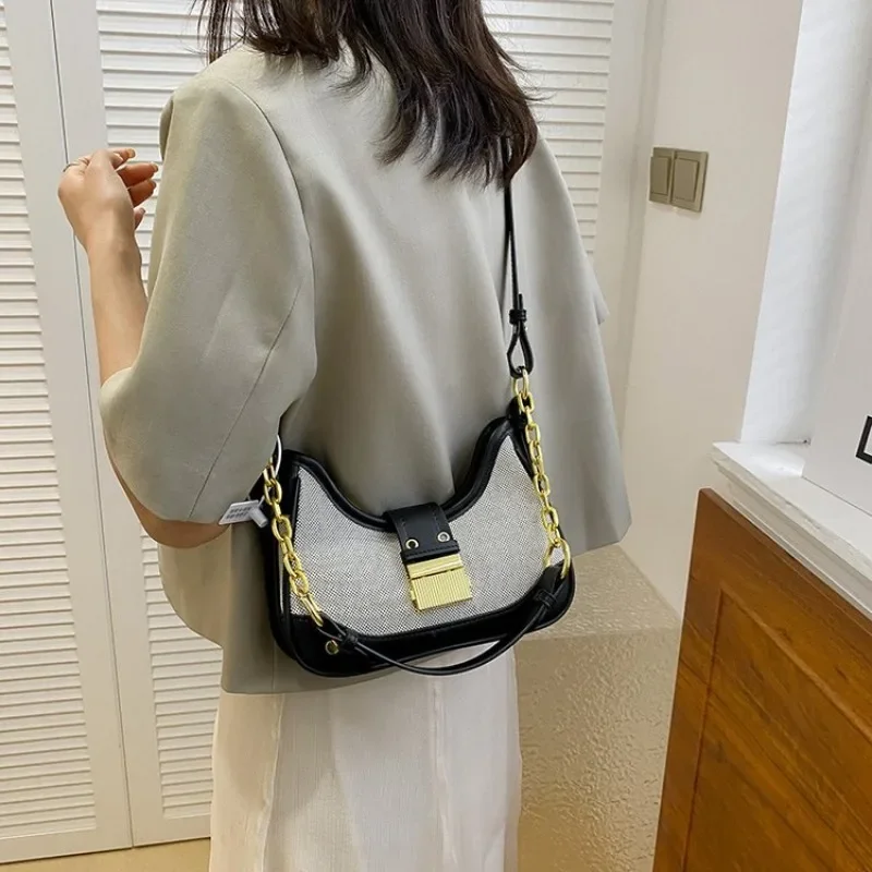 Fashion Women Crossbody Bag Casual Solid Color Shoulder Bag Lightweight Portable Daily Shopping Travel Small Purse
Fashion Women Crossbody Bag Casual Solid Color Shoulder Bag Lightweight Portable Daily Shopping Travel Small Purse