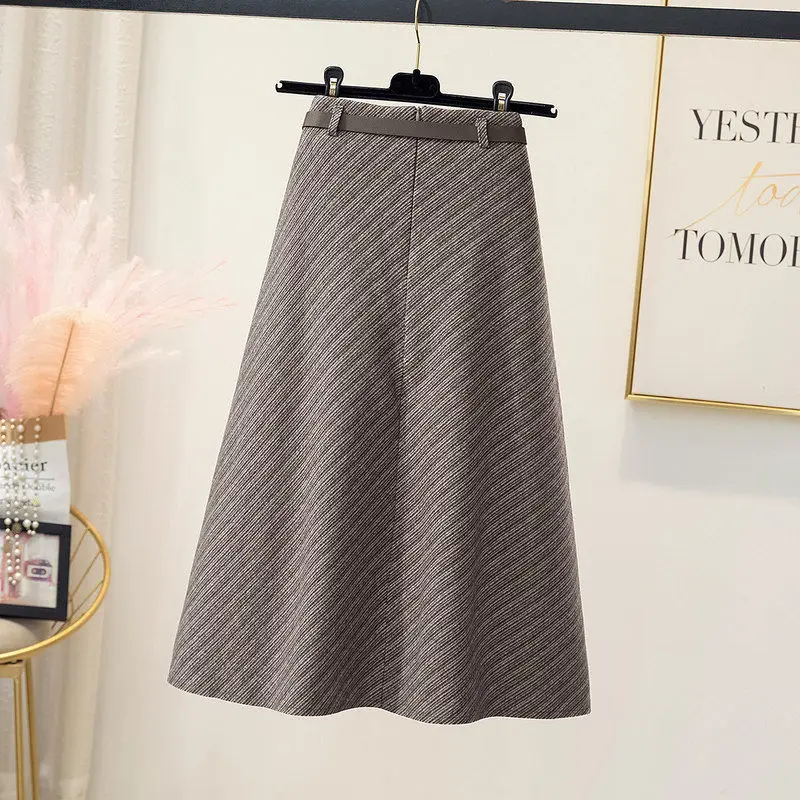Women's Autumn and Winter New Fashion Elegant Solid Color Half Skirt Casual Versatile Western Commuter Comfortable Youth Skirt
Women's Autumn and Winter New Fashion Elegant Solid Color Half Skirt Casual Versatile Western Commuter Comfortable Youth Skirt