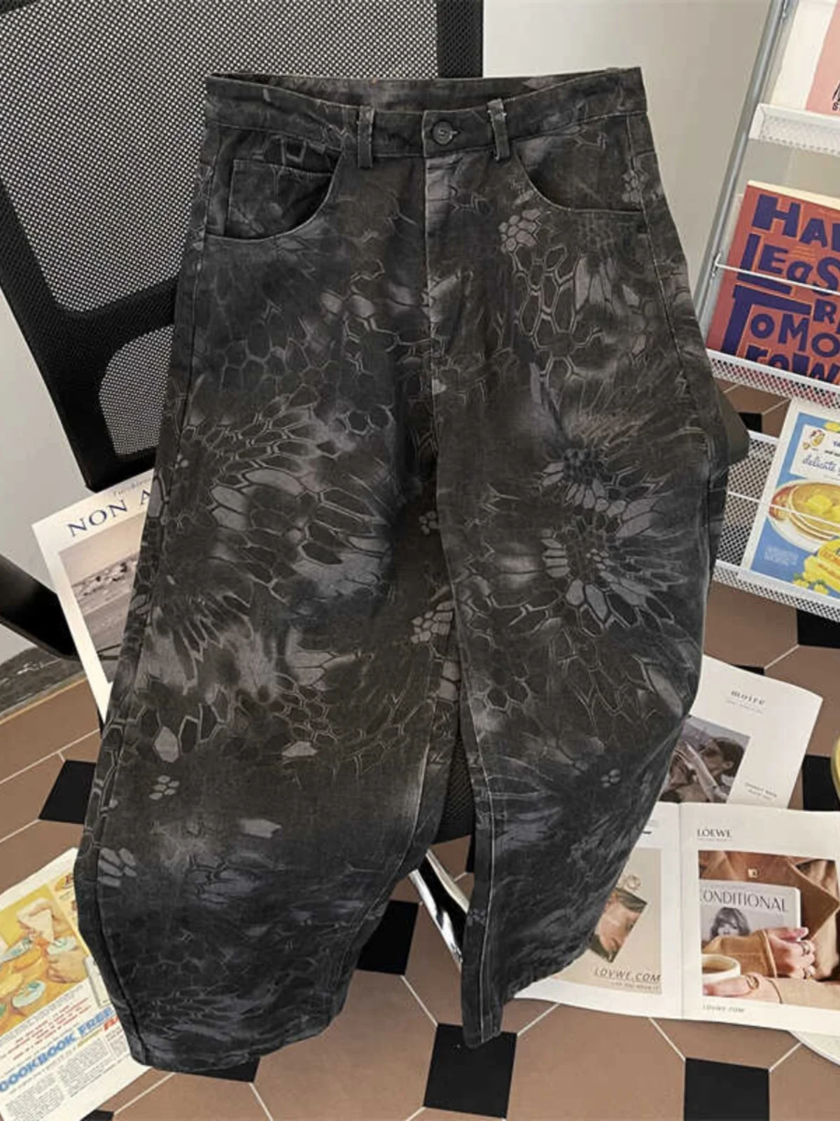 Women's Graphic Print Jeans Baggy Harajuku Y2k Aesthetic Oversize Denim Trousers Korean Jean Pants Vintage 2000s Trashy Clothes
Women's Graphic Print Jeans Baggy Harajuku Y2k Aesthetic Oversize Denim Trousers Korean Jean Pants Vintage 2000s Trashy Clothes