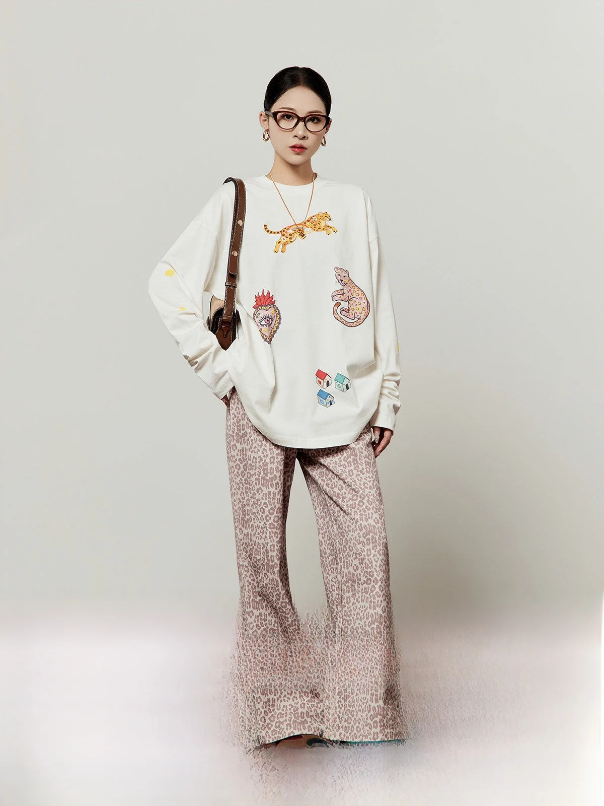 White Loose Fit Casual Printed T-Shirt Women's Spring New Style Jilvwoo Leopard House Happy Face Long Sleeve round Neck Top
White Loose Fit Casual Printed T-Shirt Women's Spring New Style Jilvwoo Leopard House Happy Face Long Sleeve round Neck Top