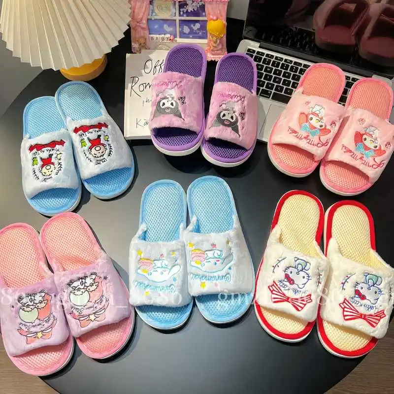 Sanrios Cute My Melody Cinnamoroll, домашние дышащие тапочки на плоской подошве для четырех сезонов, плюшевые домашние тапочки Pochacco с открытым носком, один размер
Sanrios Cute My Melody Cinnamoroll, домашние дышащие тапочки на плоской подошве для четырех сезонов, плюшевые домашние тапочки Pochacco с открытым носком, один размер