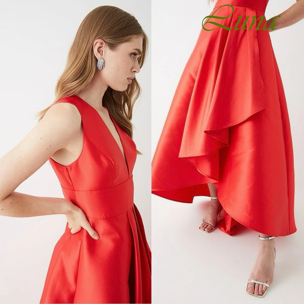 Customized Modern V-Neck Sleeveless Evening Dress High Quality Satin Ruched Prom Dresses Temperament Red Bridal Party Gowns
Customized Modern V-Neck Sleeveless Evening Dress High Quality Satin Ruched Prom Dresses Temperament Red Bridal Party Gowns