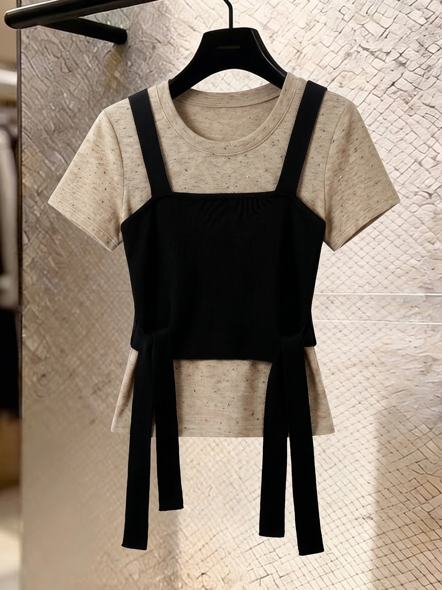 Fashionable Short Sleeve T-Shirt Color Block Design Summer New Arrival Women's Commute Style Straight Cut Fit Real Two-Piece ...
Fashionable Short Sleeve T-Shirt Color Block Design Summer New Arrival Women's Commute Style Straight Cut Fit Real Two-Piece ...