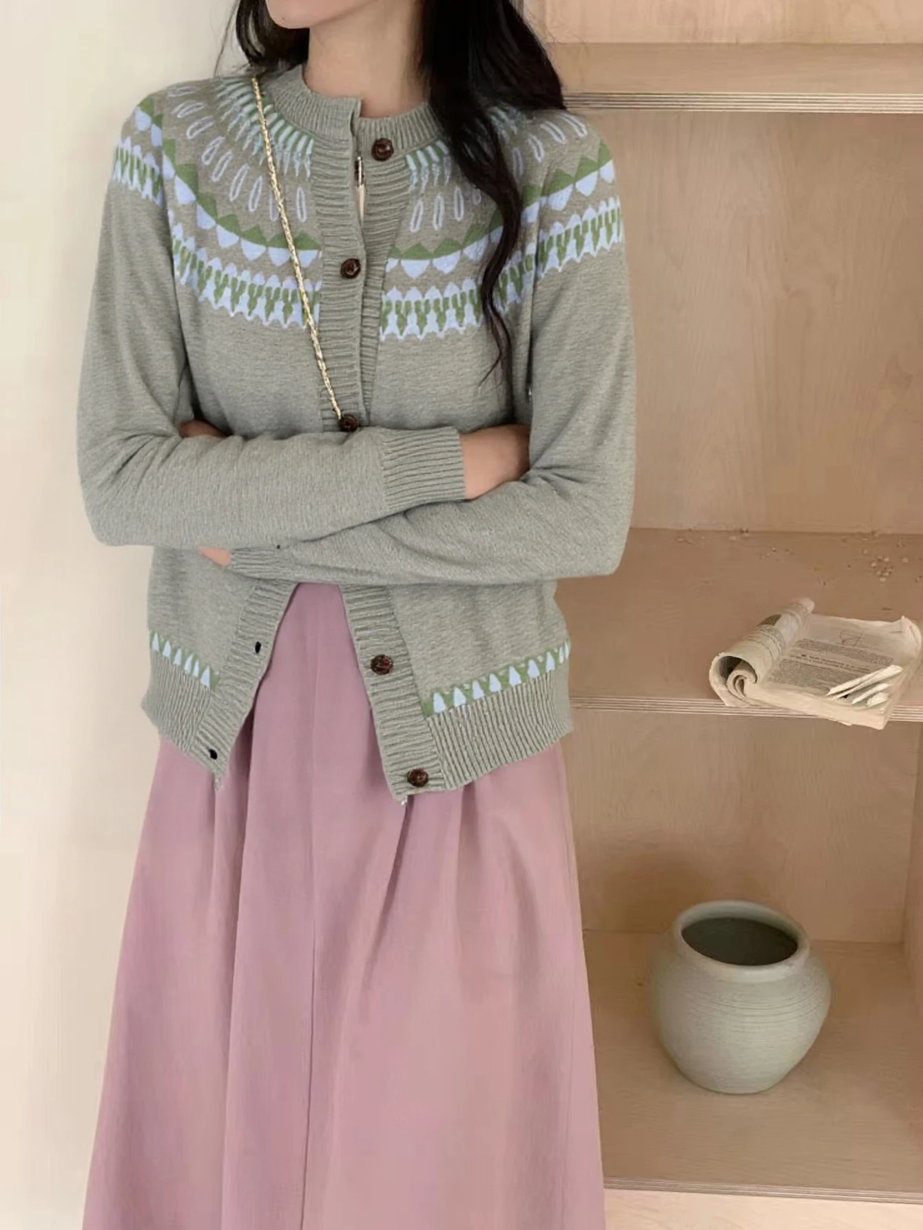 Korean Style 2024 Autumn and Winter New Style Lazy and Gentle Knitted Cardigan Tops for Women Korean Style Versatile Layered Sweater Jacket
Korean Style 2024 Autumn and Winter New Style Lazy and Gentle Knitted Cardigan Tops for Women Korean Style Versatile Layered Sweater Jacket