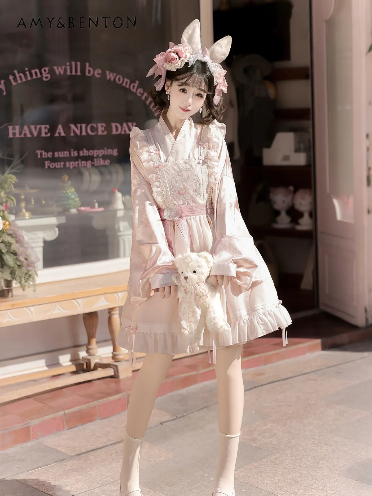 Original New Chinese Style Elegant Fairy Style Flower Embroidered Flared Sleeve Mini Dress Lace Patchwork Bead Slim A-line Dress
Original New Chinese Style Elegant Fairy Style Flower Embroidered Flared Sleeve Mini Dress Lace Patchwork Bead Slim A-line Dress