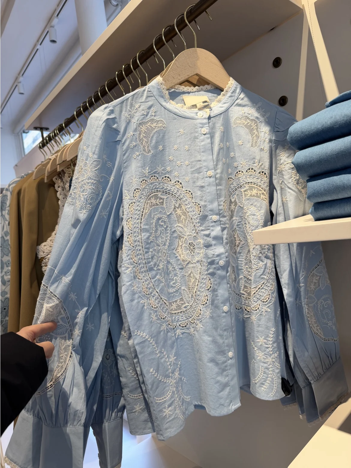 Heidd Vintage Long Sleeve Embroidered Floral Collar Shirt Cotton Retro Style Women's Fitted Shirt Spring Summer Collection
Heidd Vintage Long Sleeve Embroidered Floral Collar Shirt Cotton Retro Style Women's Fitted Shirt Spring Summer Collection