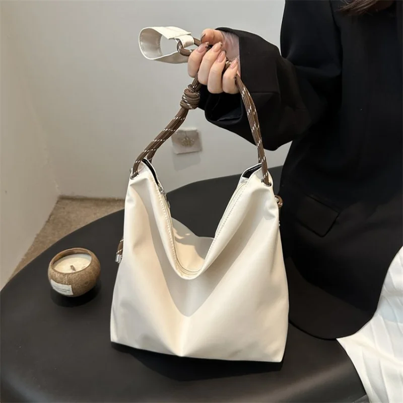 Classy-chic 2025 New Ladies Luxury Brand Leather Hand Bag Famous Designer Popular Casual Classic
Classy-chic 2025 New Ladies Luxury Brand Leather Hand Bag Famous Designer Popular Casual Classic