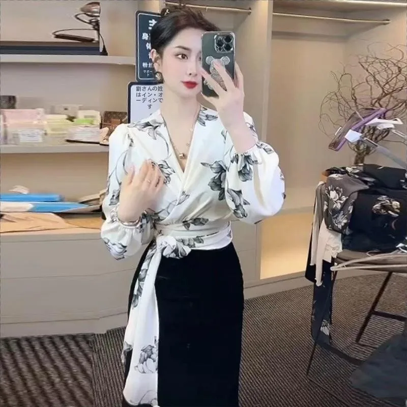 New Women's Chiffon Shirt Lantern Sleeve Spring Fashion Inner Wear Slimming Belt Design Professional Top V-neck Long Sleeve
New Women's Chiffon Shirt Lantern Sleeve Spring Fashion Inner Wear Slimming Belt Design Professional Top V-neck Long Sleeve